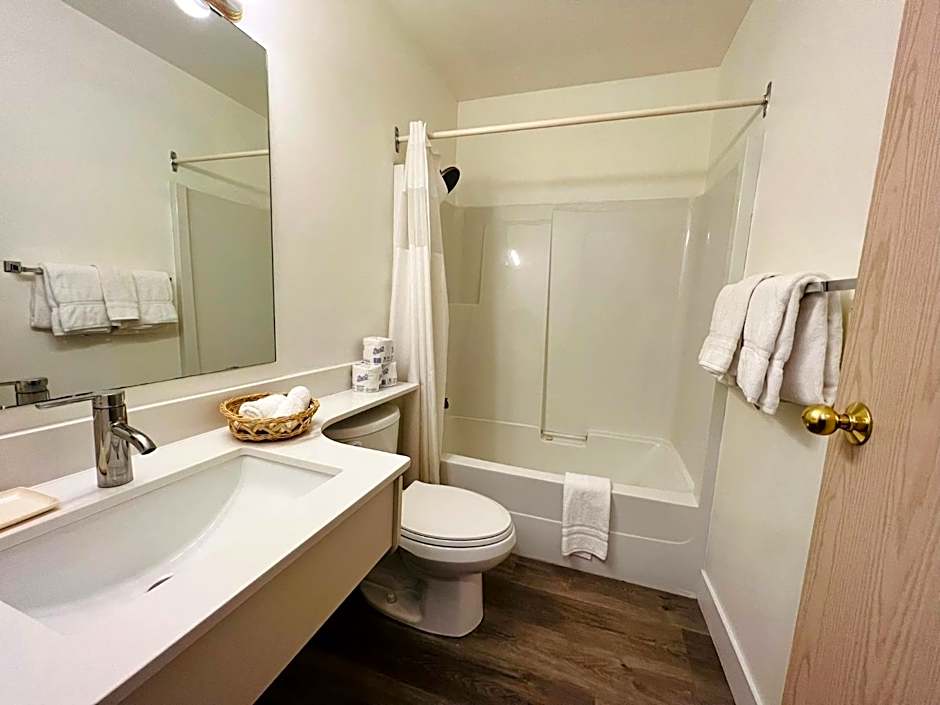 Hotel Civilia Lakeside by Civilia Golf Retreat