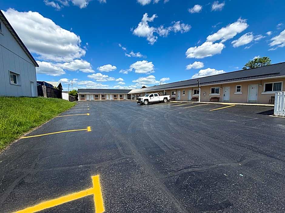 Perth Plaza Inn & Suites
