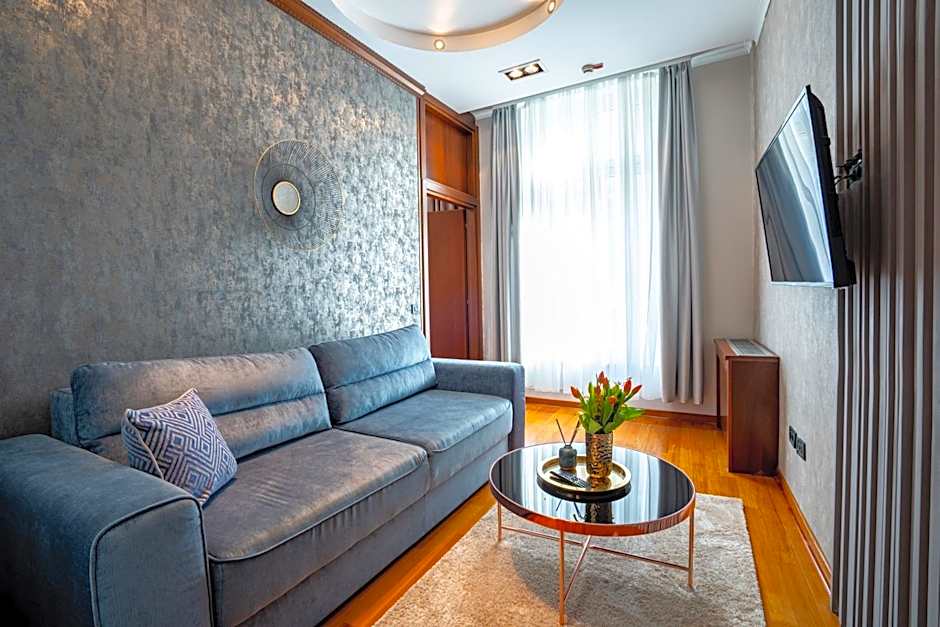 NATALI Luxury suites PARKING