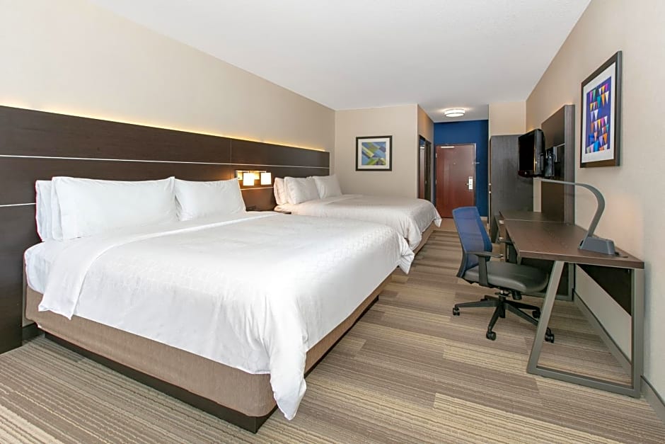 Holiday Inn Express Hotel & Suites Seaside Convention Center