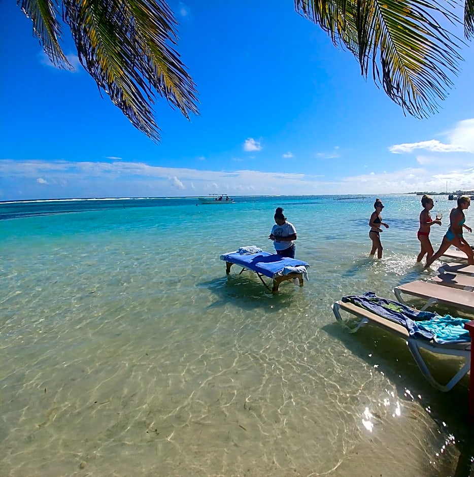 El Fuerte Beach Resort