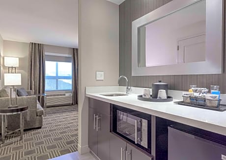 1 Kg Studio Mobile/hearing Acc Roll In Shower