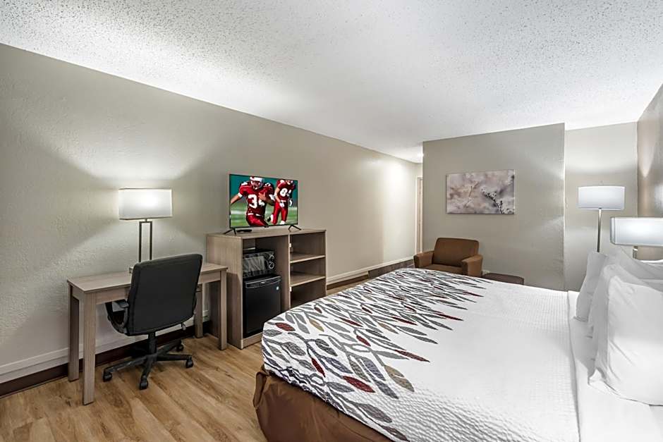 Red Roof Inn & Suites Sulphur Springs