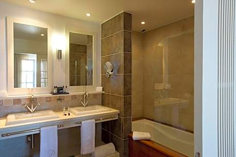 Junior Suite with Sea View - Beach Floor