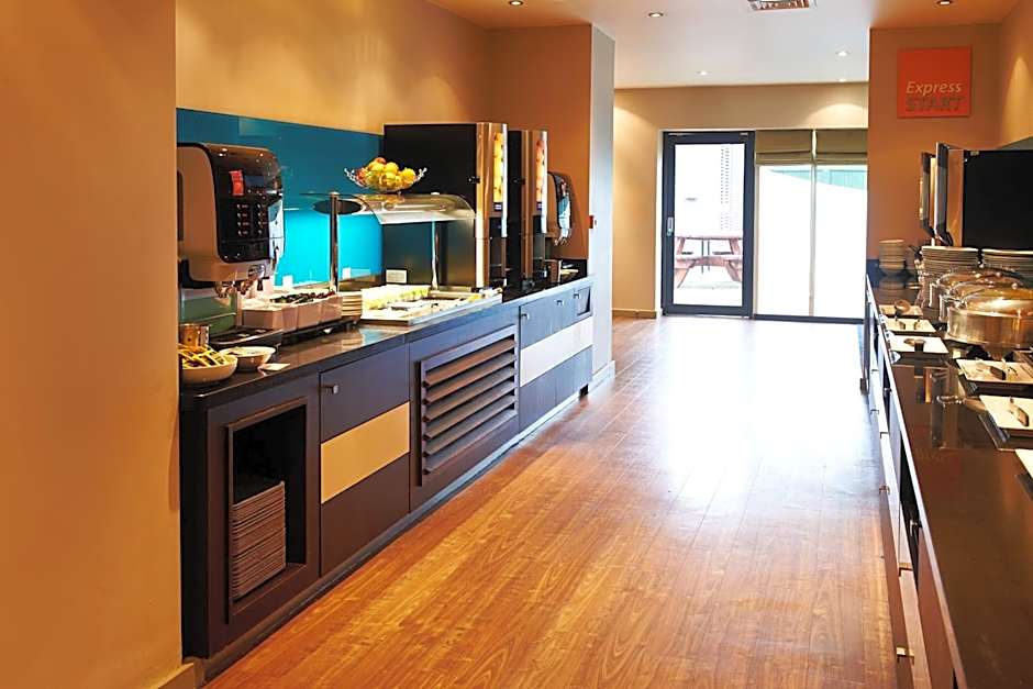 Holiday Inn Express Manchester Airport By IHG