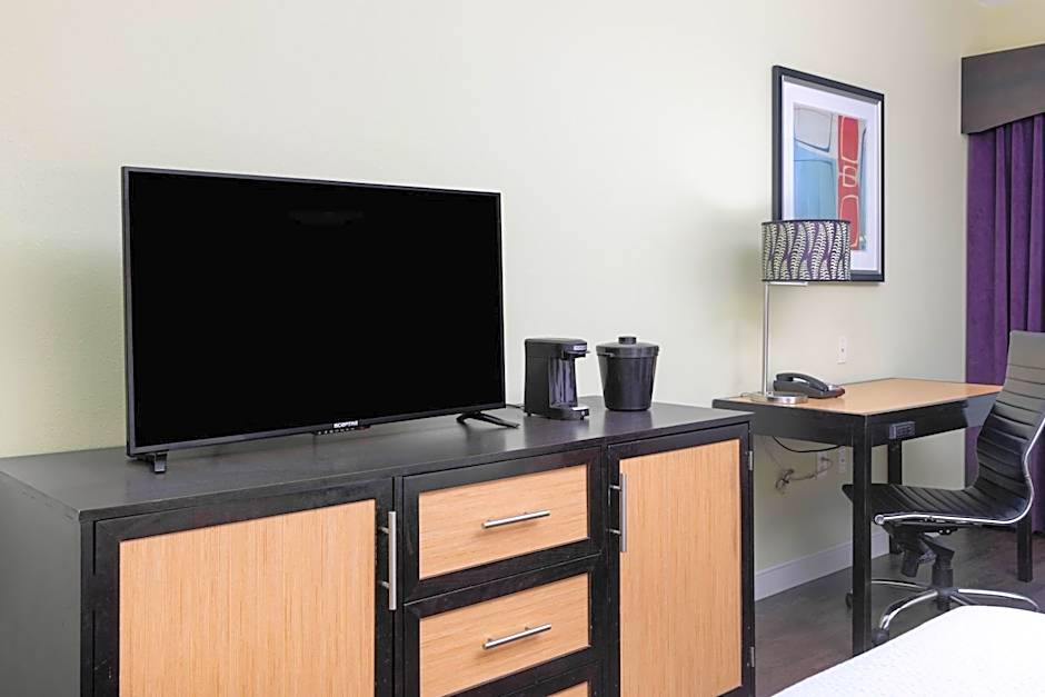 La Quinta Inn & Suites by Wyndham Hinesville - Fort Stewart