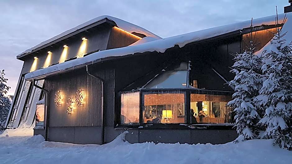 Santa's Igloos Arctic Circle