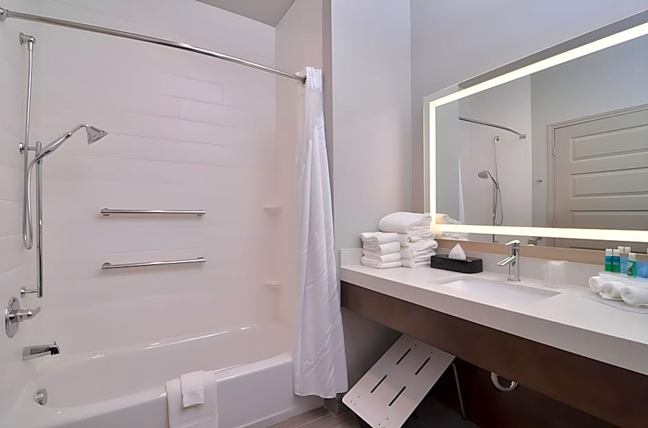 Holiday Inn Express & Suites Houston E - Pasadena By IHG