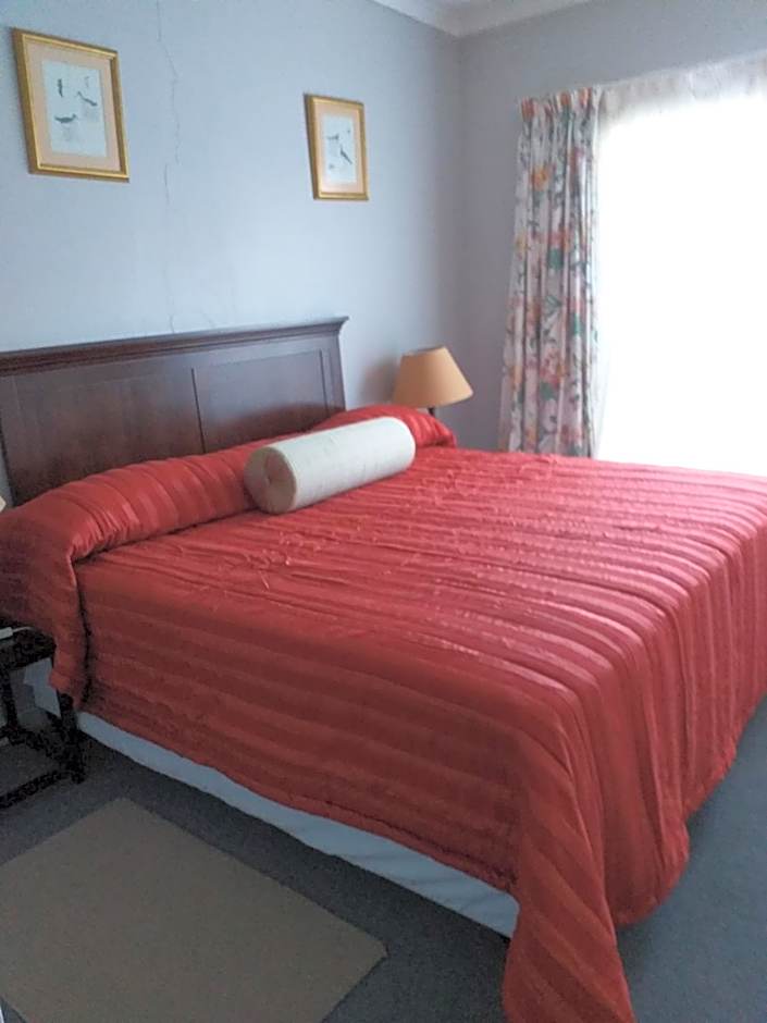 Kwa-Dlamathe Guesthouse