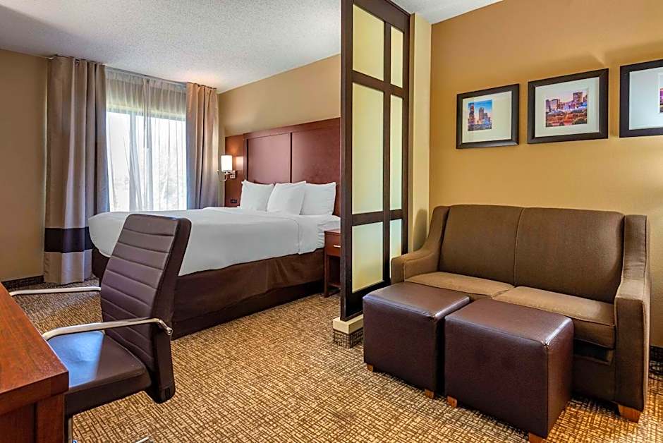 Comfort Suites Huntersville near Lake Norman