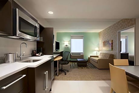 Queen Suite - Hearing Accessible