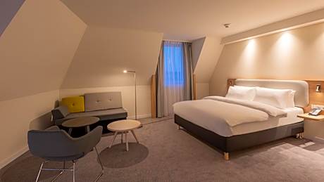Queen Suite
