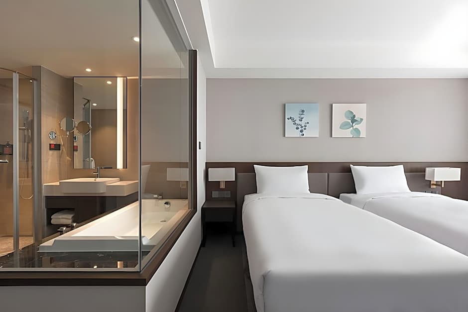 Lakeshore Hotel Tainan