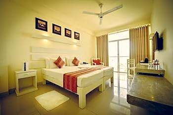Beacon Beach Hotel