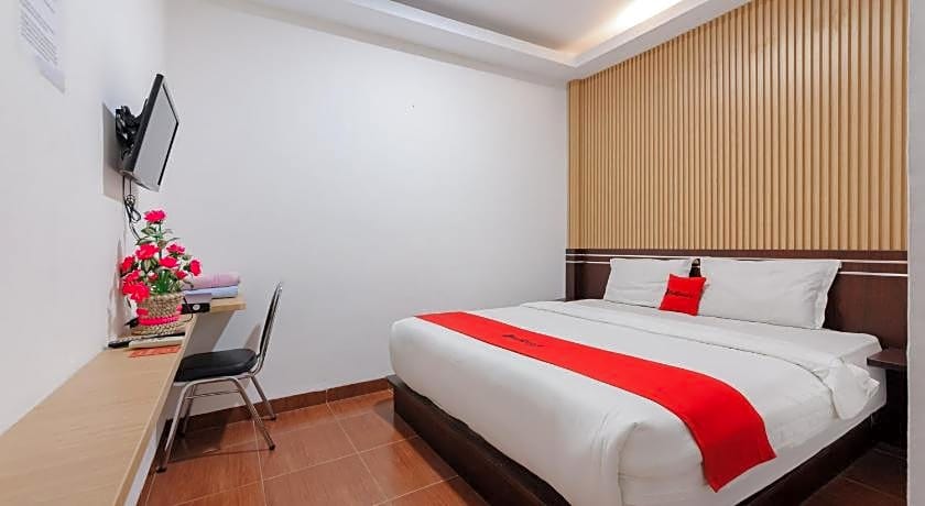 RedDoorz @ Best Hotel Jalan Dr. Sutomo Siantar