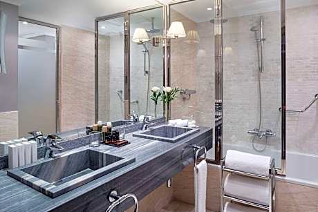 The Level Junior Suite