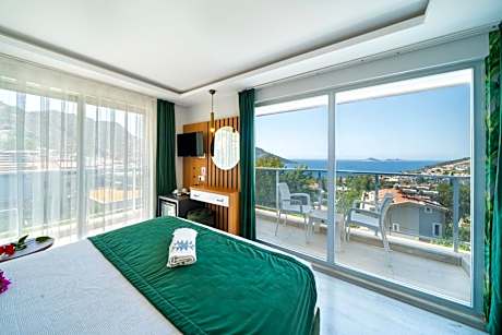 Double Room with Balcony and Sea View