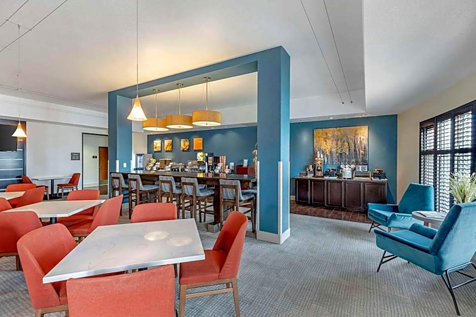 Comfort Inn & Suites Brighton Denver NE Medical Center