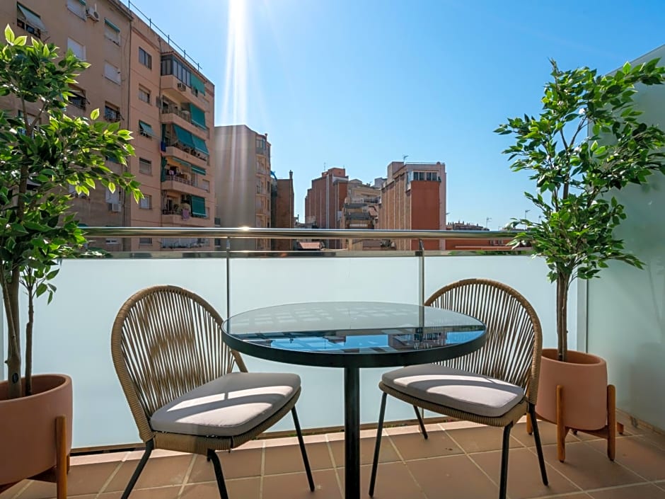 limehome Barcelona Carrer de Besalú 82