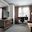Hotel Phillips Kansas City Curio Collection by Hilton