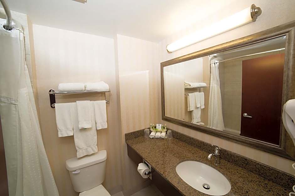 Holiday Inn Express & Suites Whitecourt By IHG