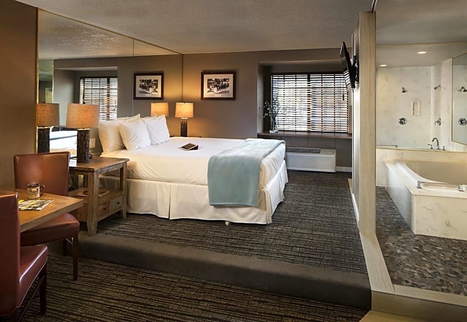 Postmarc Hotel and Spa Suites