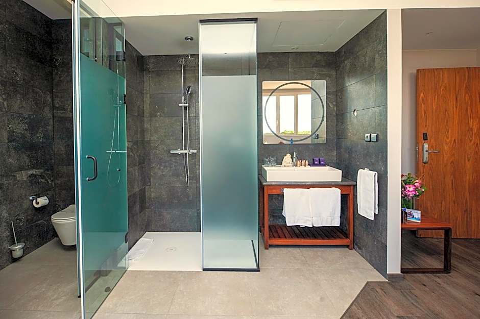 Le Louvre Hotel & Spa