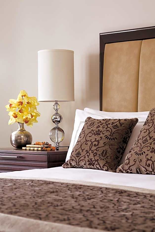 Photo 1 of 6 of Deluxe 1 King Bed