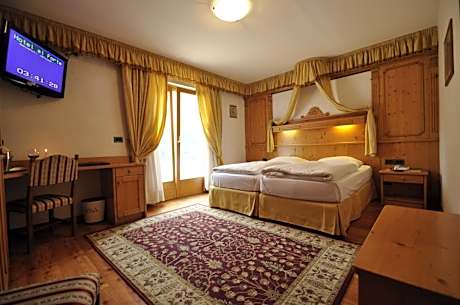 Double or Twin Room with Balcony