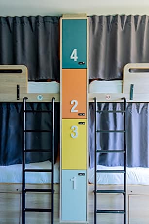 Bed in 8 pax dormitory with shared int. bathr.