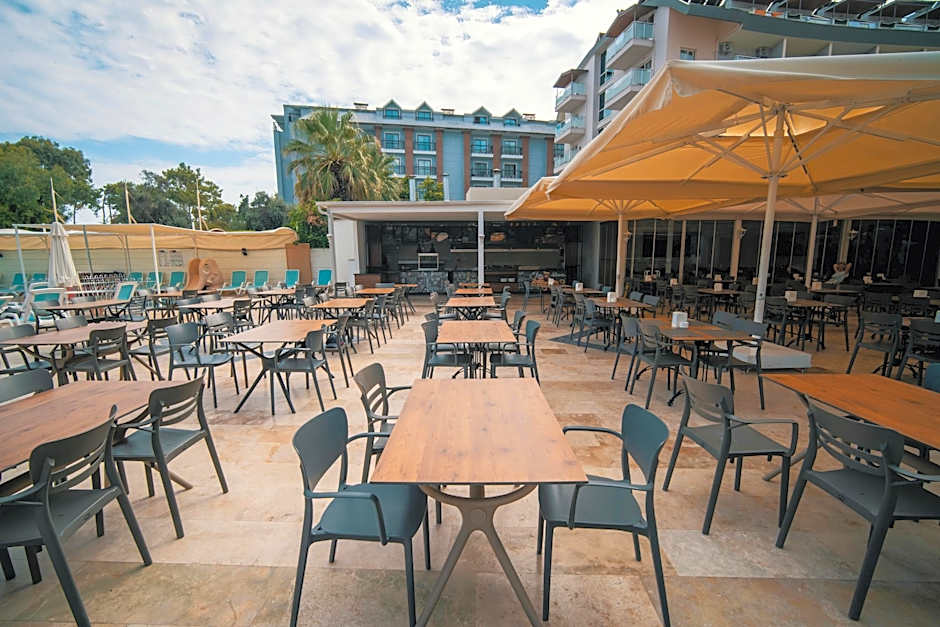 Armas Beach Hotel