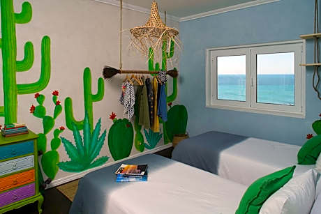 Twin Room with Sea View with Shared Bathroom