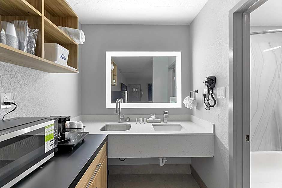 Days Inn by Wyndham San Antonio Near Lackland AFB