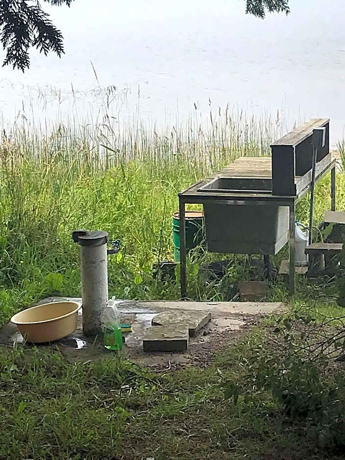 Lakehouse chalet on Sky Lake Ontario 5 bedrooms