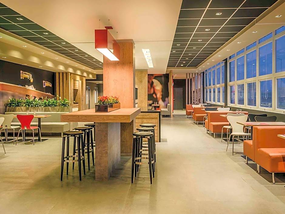 Ibis Porto Alegre Assis Brasil