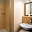 Escala Hotel & Suites
