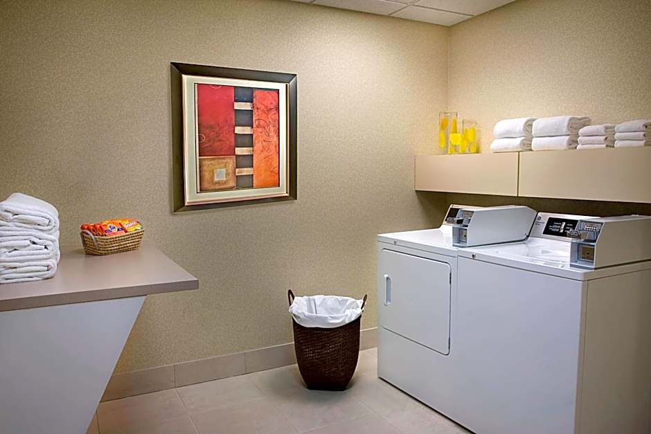 Courtyard by Marriott Toronto Brampton