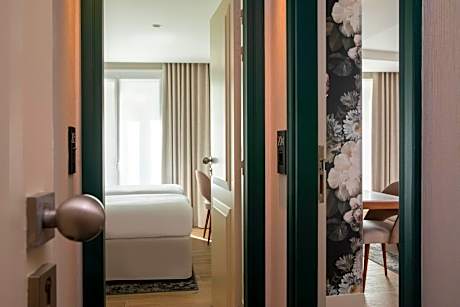 Family Communicating Rooms