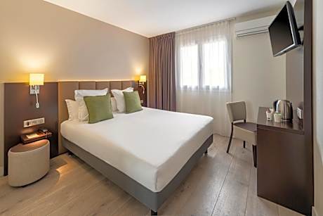 Classic Queen Room - Non-Smoking