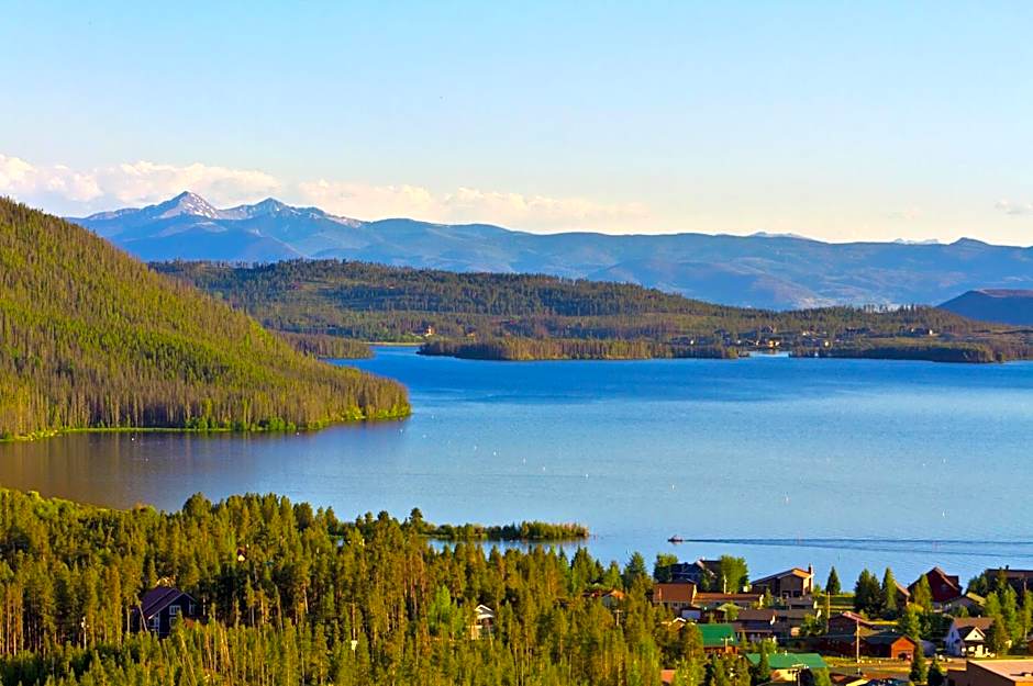 Grand Lake Lodge