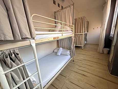 Bed in 4-Bed Mixed Dormitory Room