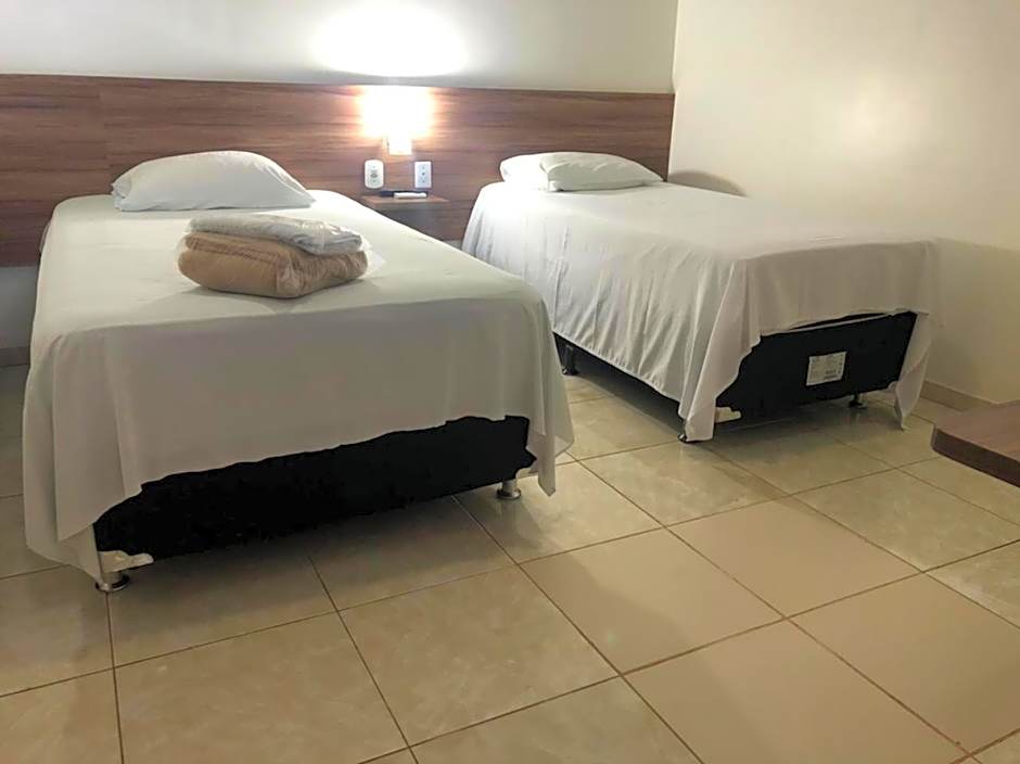Hotel Verde Mares