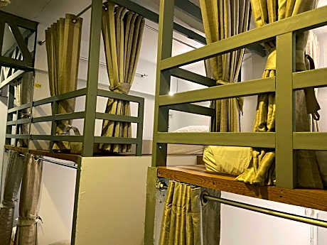 Mixed Air Dormitory