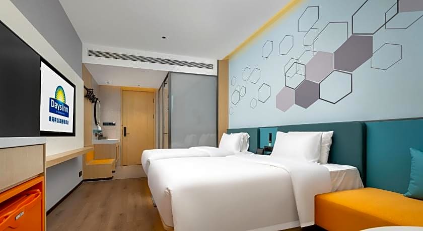 Days Inn by Wyndham Zhuhai Gongbei Port