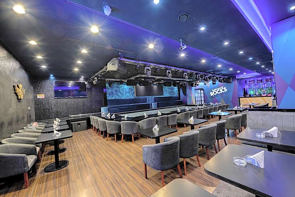 Howard Johnson Plaza by Wyndham Dubai Deira