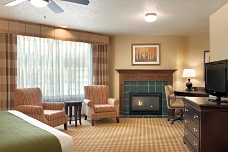 King Room with Whirlpool and Fireplace - Non-Smoking