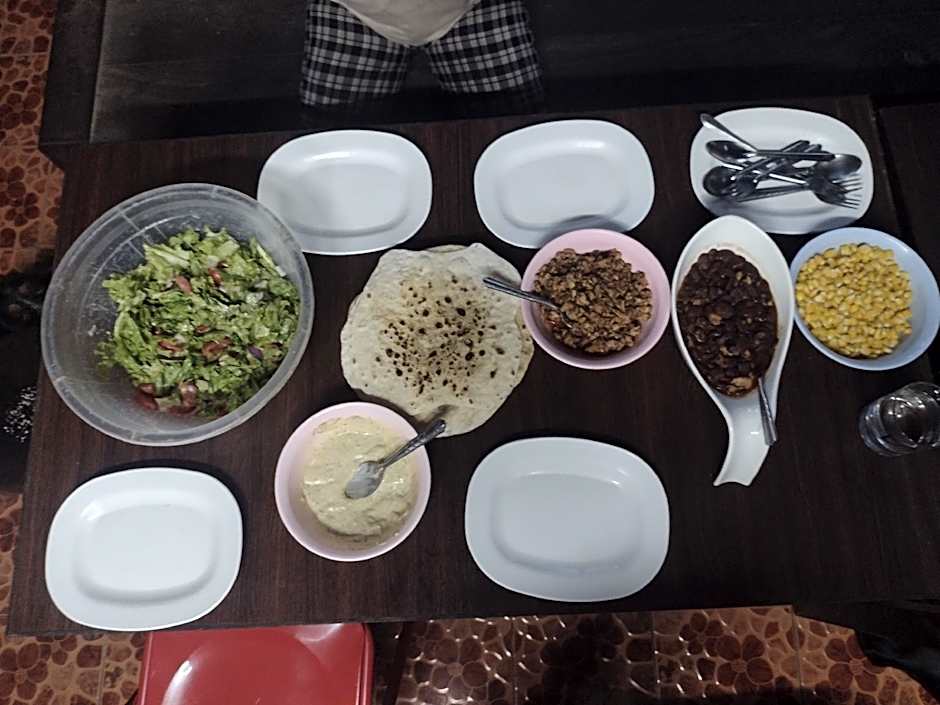 Mae Sot Commune and Camping 