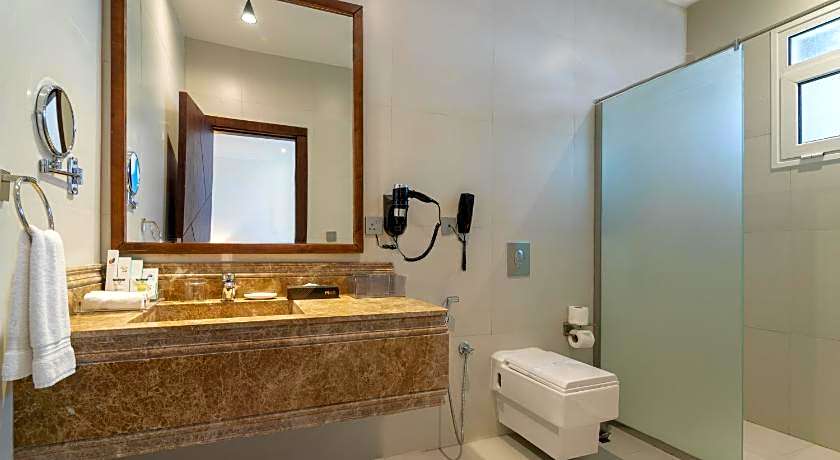 The Gate Hotel and Apartments