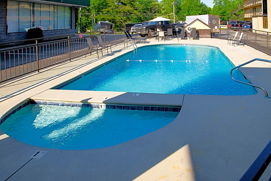 Tennessee Mountain Lodge Riverside by OYO