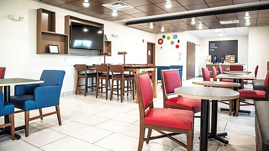 Holiday Inn Express Hotel & Suites Sedalia By IHG